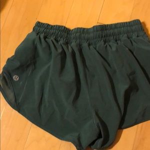 Lululemon Hotty Hot 2.5” short